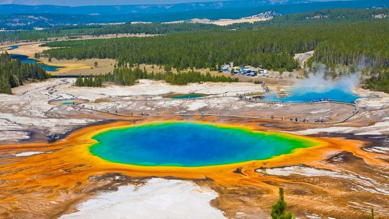 Best Time to Visit Yellowstone National Park in 2022 - The Geeky Camper